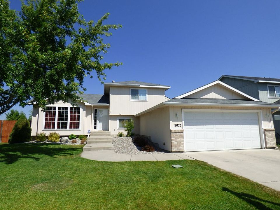 1st image of 19023 E Shannon Ln