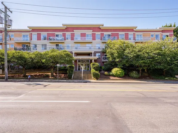1371 Hillside Ave #109, Victoria, BC V8T 2B3