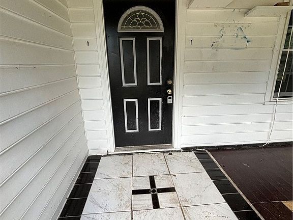 3rd image of 14 W Magruder St