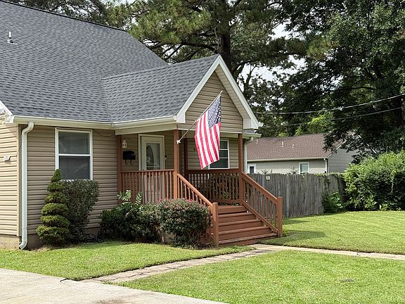 2nd image of 2819 Glen Ave