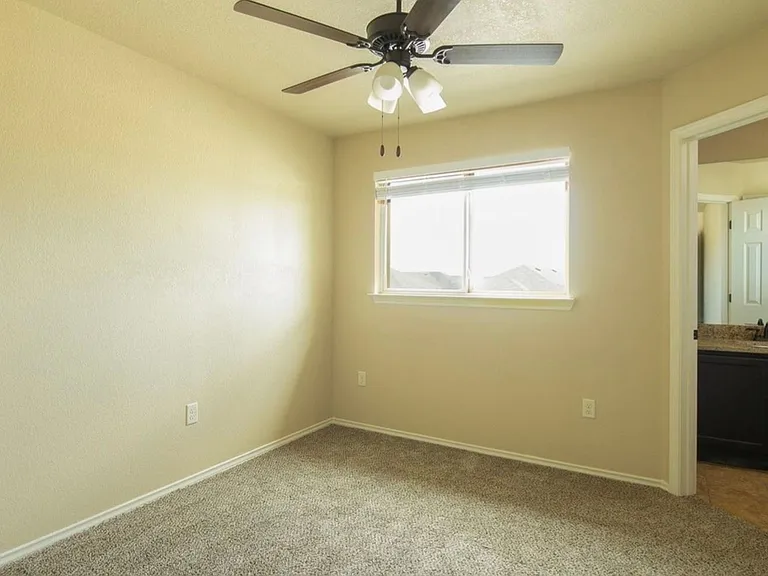 238 Samuel Dr — Photo 11