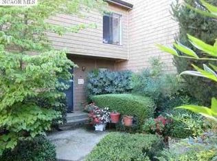 105 Solar Dr, Grass Valley, CA 95945