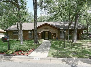 200 Walnut Way, Euless, TX 76039