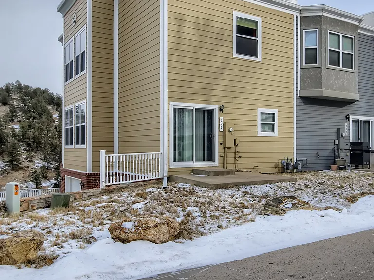 799 Martin Dr — Photo 26
