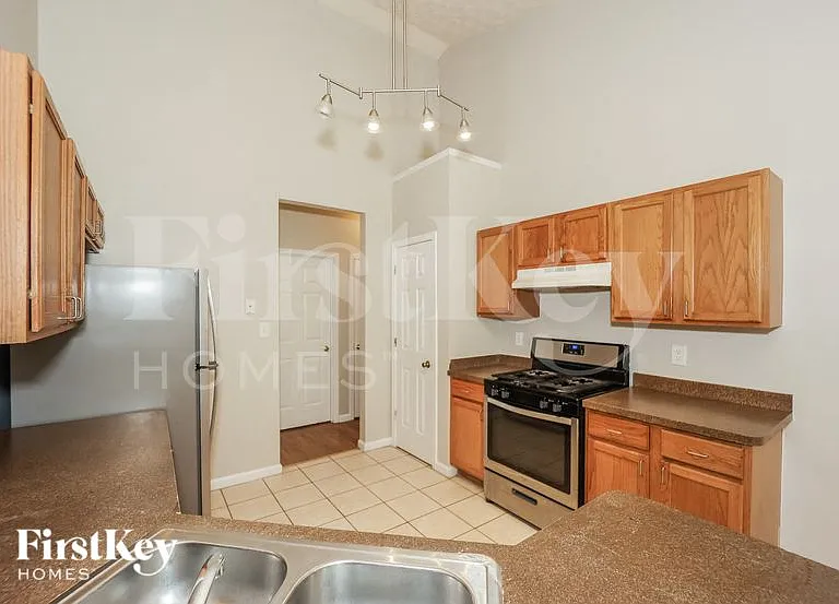 5713 Old Carriage Dr — Photo 7