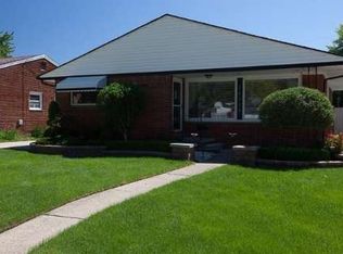 24308 Princeton St, Saint Clair Shores, MI 48080