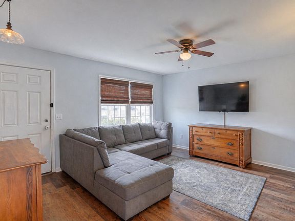 4th image of 377 Mystic Ln