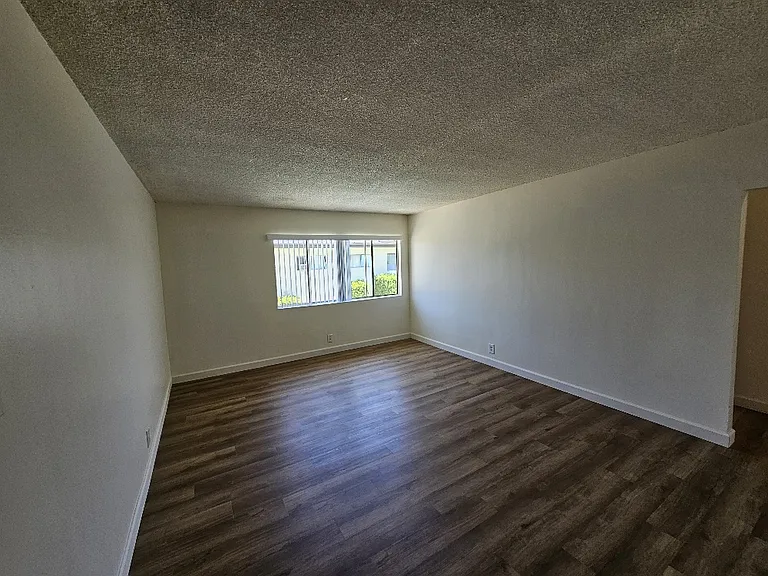 12522 Paramount Blvd #17 — Photo 2
