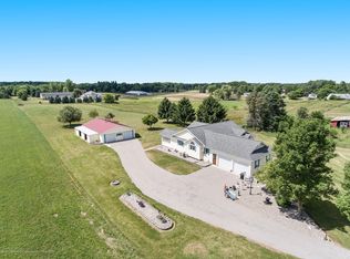 10749 W Herbison Rd, Eagle, MI 48822
