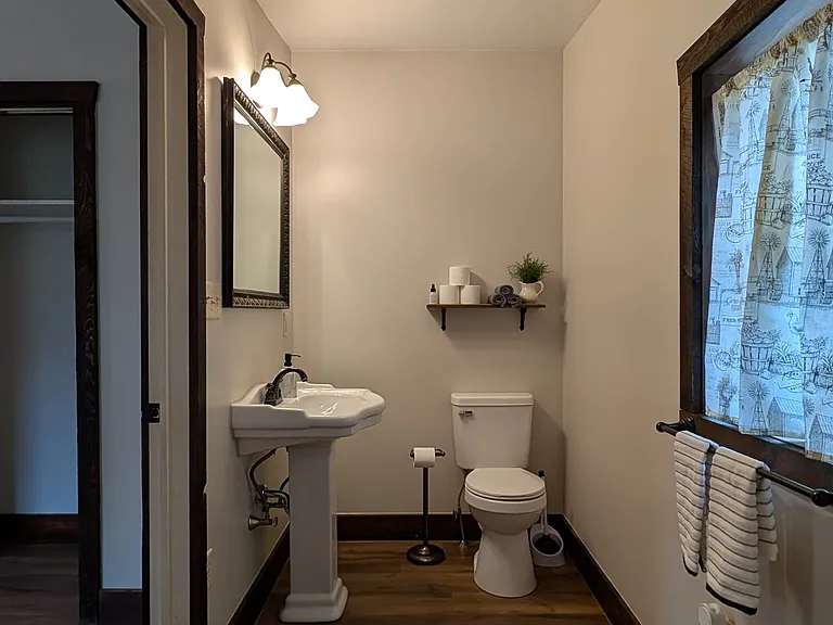 6373 Lincoln Way W — Photo 18