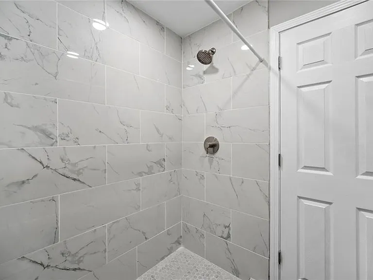 1126 Briarcliff Pl NE #2 — Photo 8