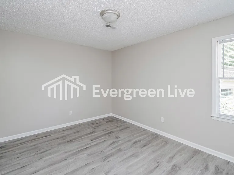 1029 Natchez Trl — Photo 6