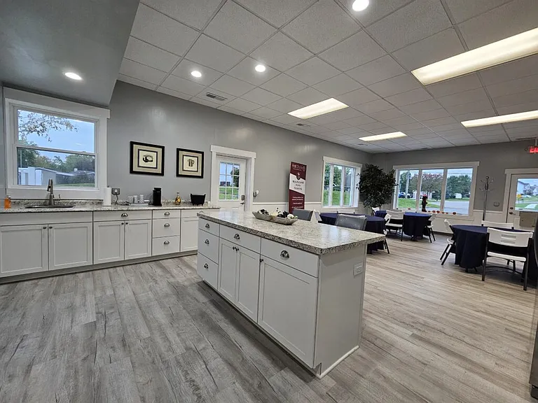 Newburg Meadows — Photo 16