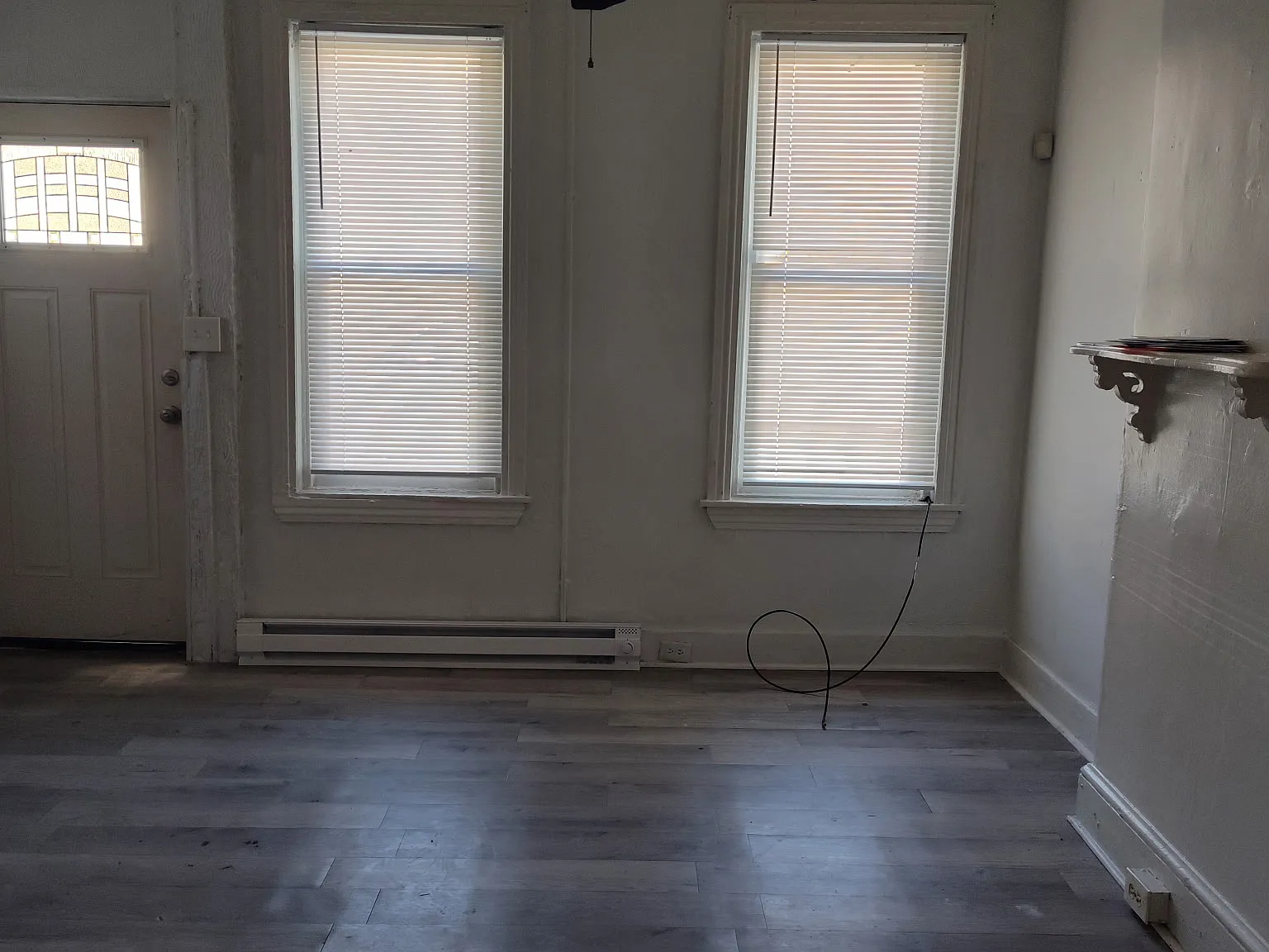 3 bed, 1025 sqft, $1,350 — Photo 2