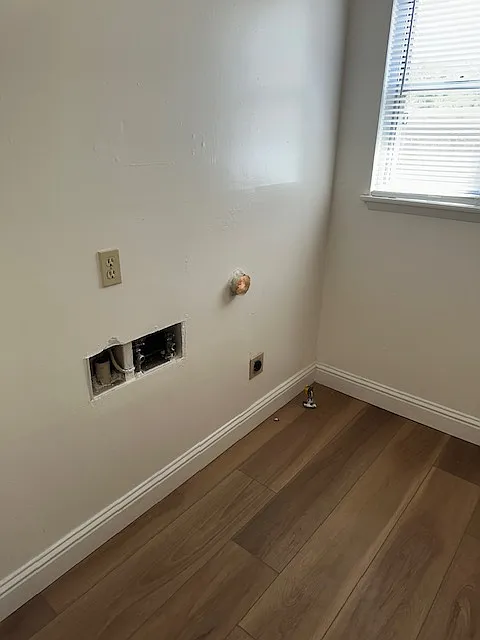 3 bed, 1.5 bath, 1080 sqft, $2,995 — Photo 3