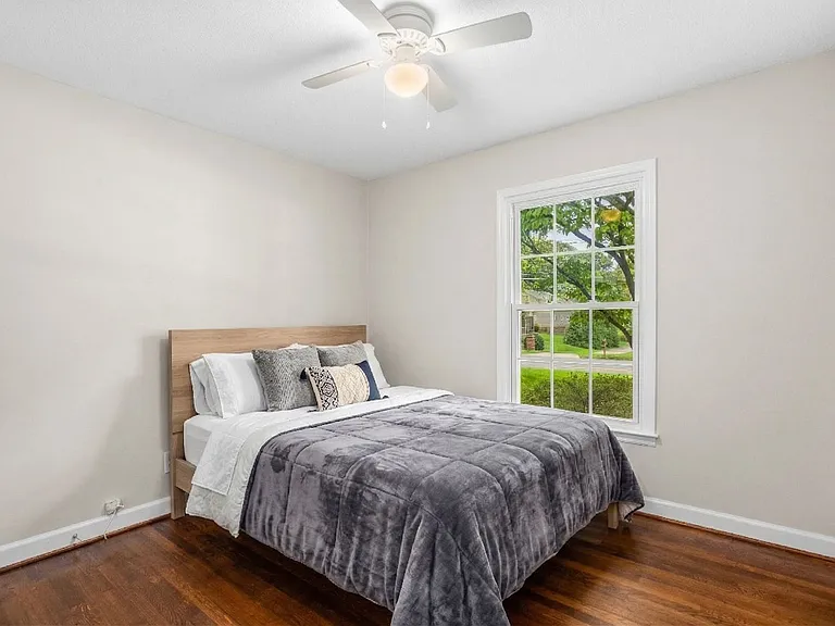 701 N Peace Haven Rd — Photo 17