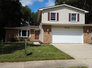 1812 Summit Dr, Urbana, IL 61802