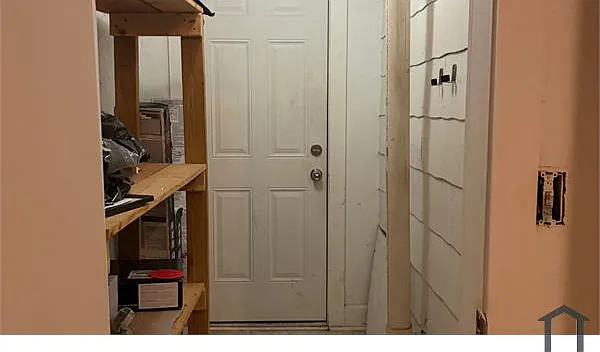 112 E Howard St #B — Photo 2