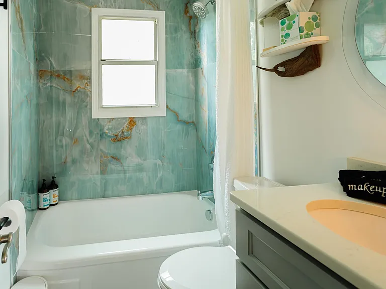 2345 Bernard St — Photo 13