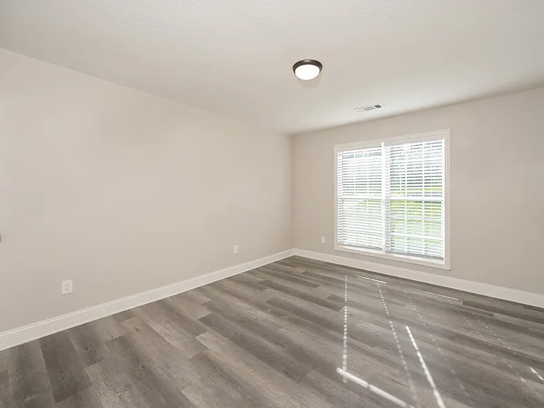 368 Embassy Dr — Photo 13