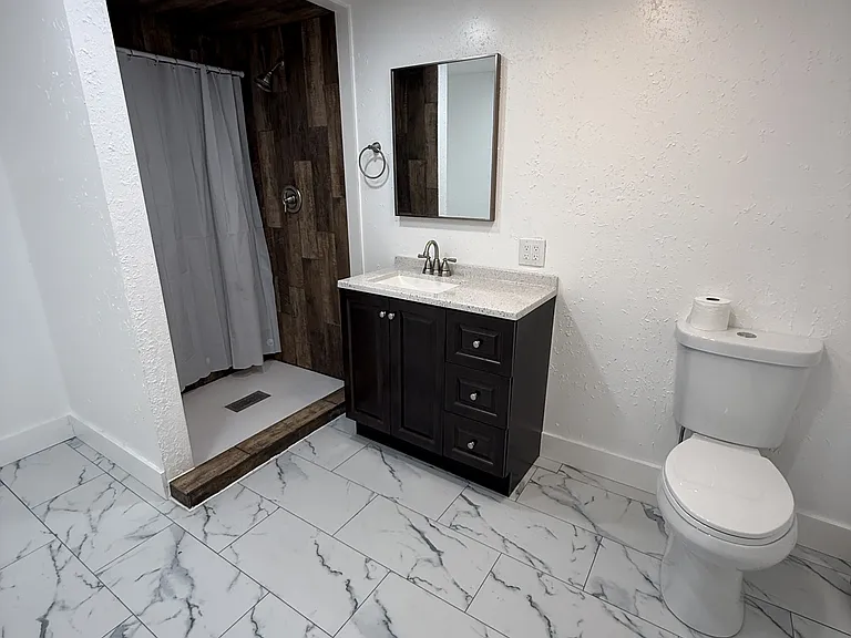 4718 Diana Dr — Photo 15