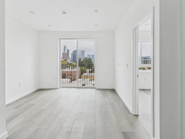 Diamante Apartment Homes — Photo 8