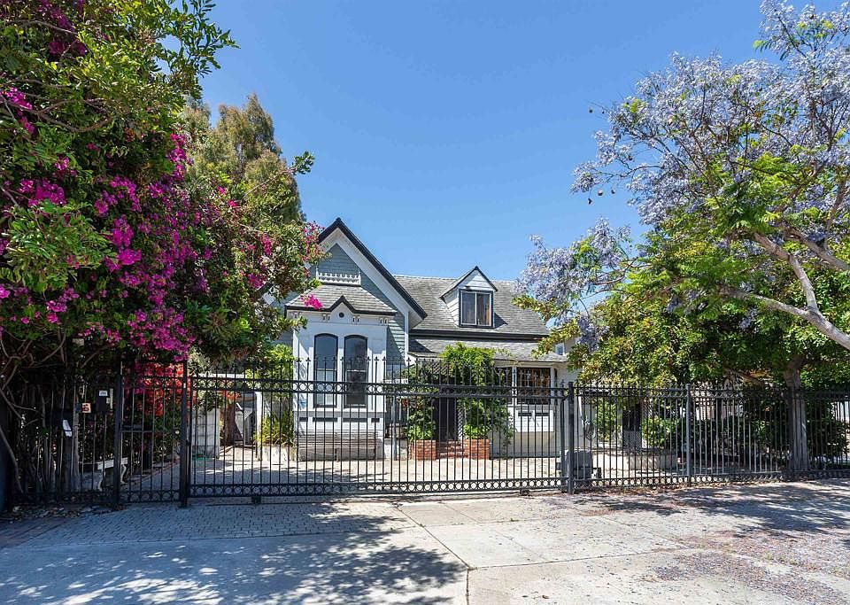 1st image of 2341 Irving Ave