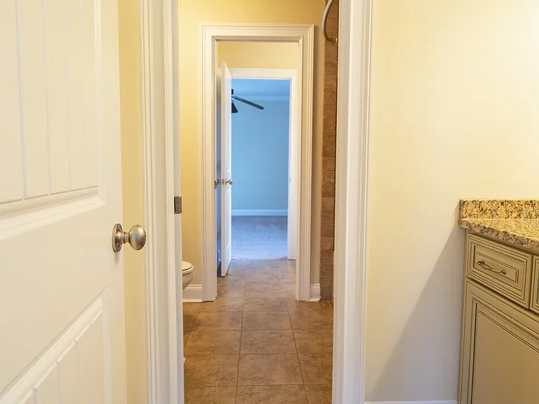 716 Banbury St — Photo 16