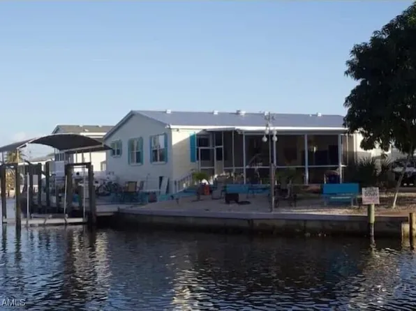 3140 Binnacle Ln, Saint James City, FL 33956