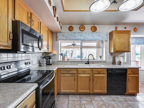 4th image of 21605 N 147TH Drive