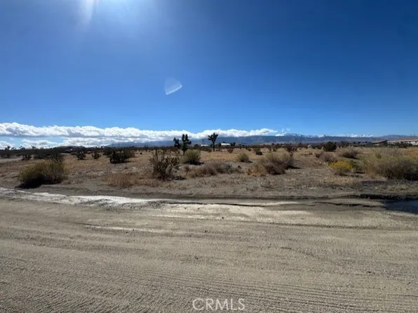 2829 Olivera Rd, Phelan, CA 92371