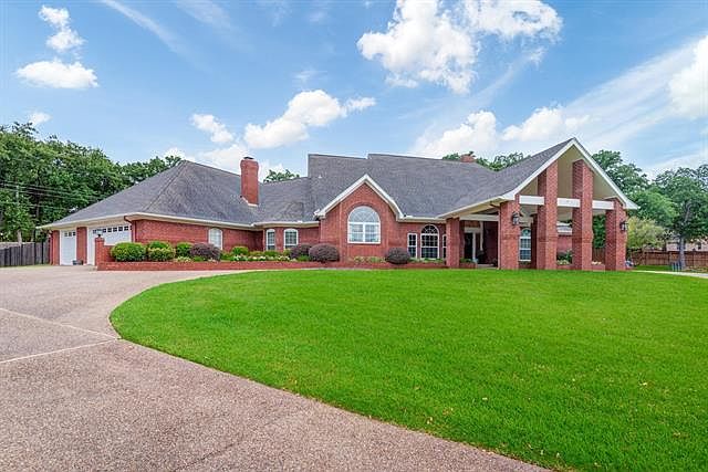 1st image of 1034 Runnymede Ct