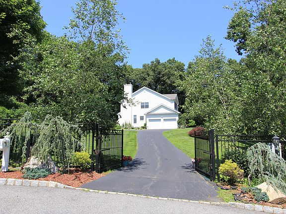 2nd image of 6 Janet Ln