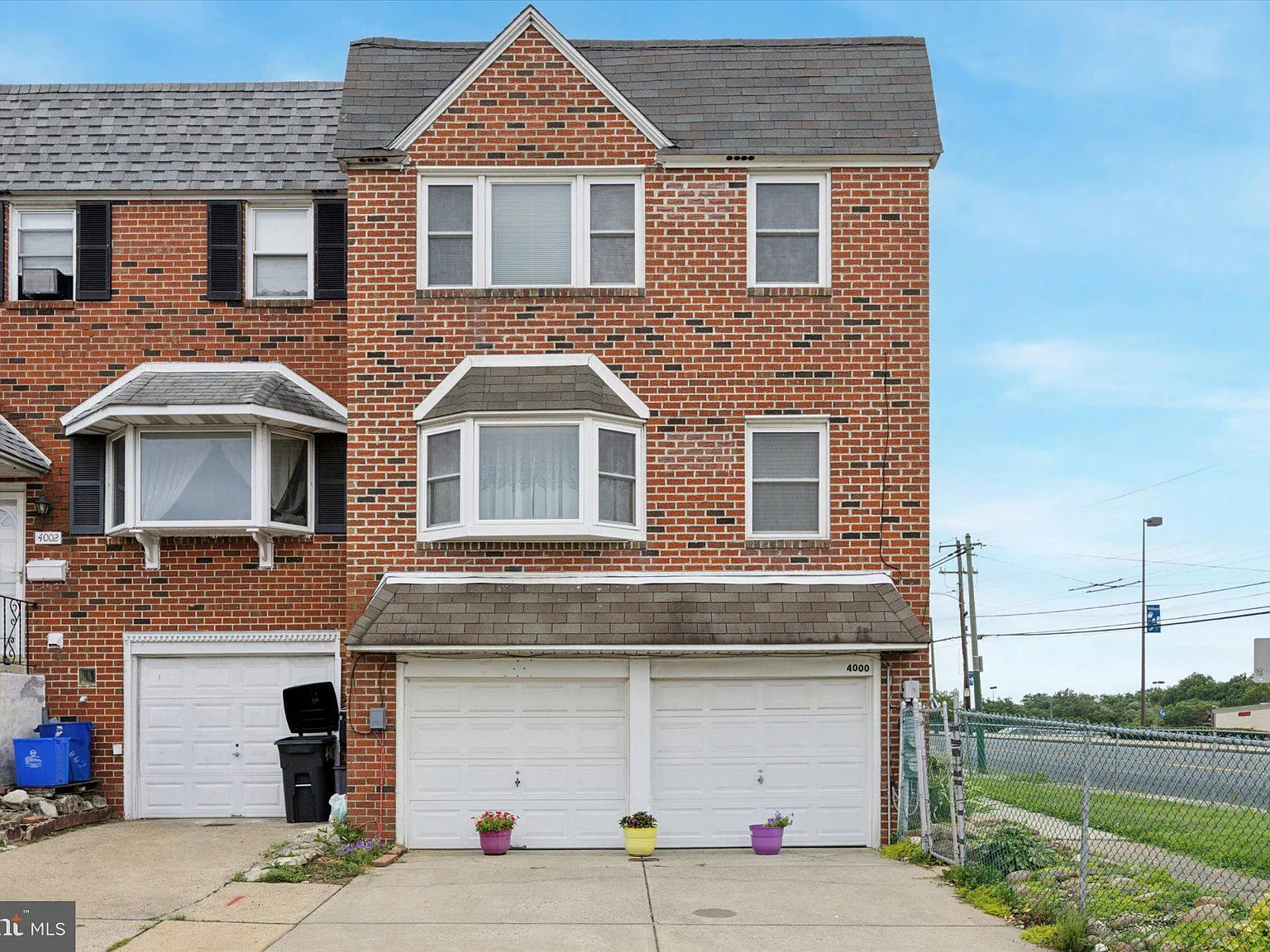 2 bed, 1.0 bath, 1844 sqft, $1,600 — Photo 1