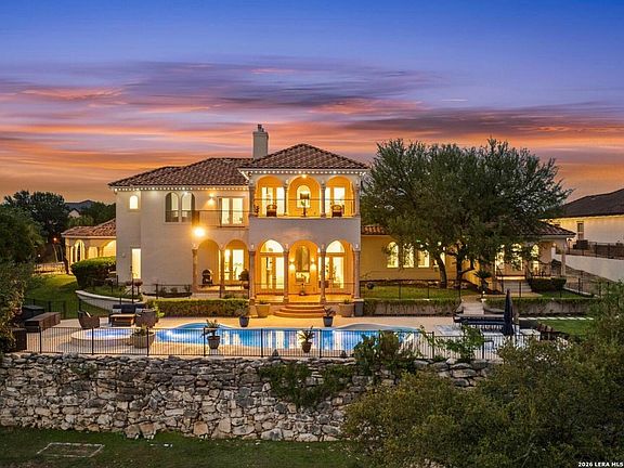 4th image of 24903 Parview Cir