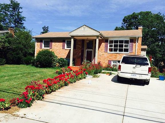 3rd image of 9726 Loudoun Ave