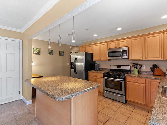 5th image of 1141 Sylvan Dr