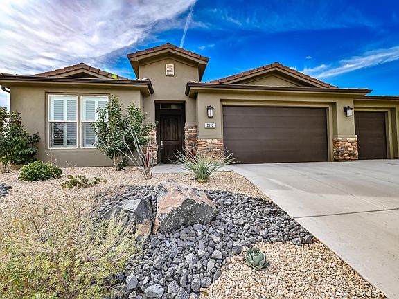 3rd image of 2192 E Lava Bluff Dr