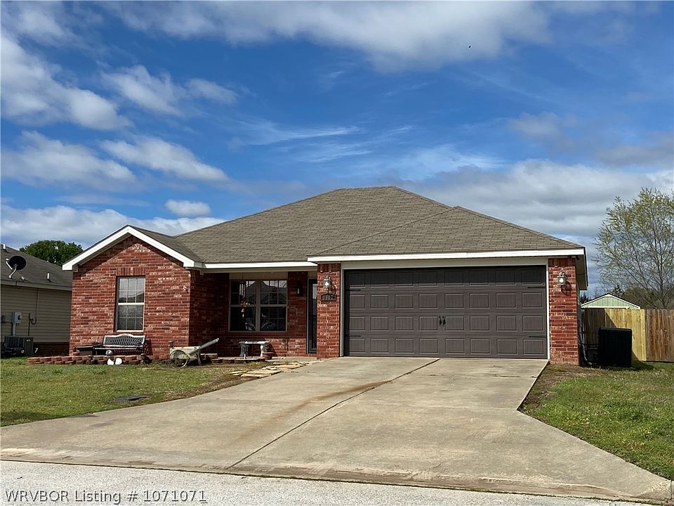 1st image of 1907 Scarlet Oak Dr