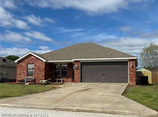 1907 Scarlet Oak Dr, Van Buren, AR 72956