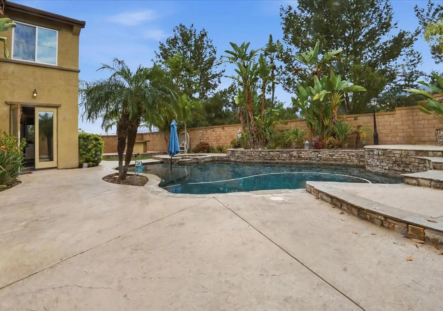 8651 Edelweiss Dr, Corona, Pool Home In The Retreat — Photo 3