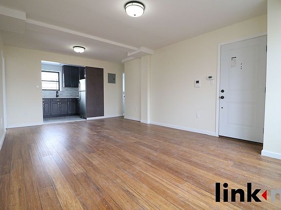 5th image of 1760 Gleason Ave #3L