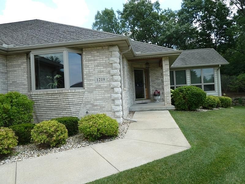 1219 Sherman Ave W, Fort Atkinson, WI 53538 Zillow
