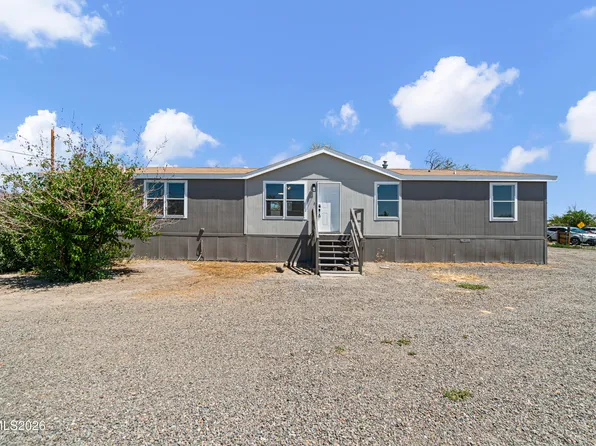 2705 Toiyabe St, Silver Springs, NV 89429