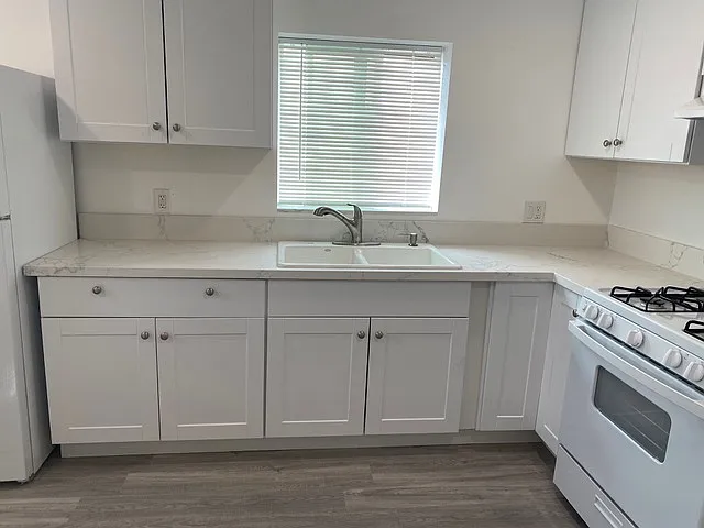 kitchen - sink with garbage disposal