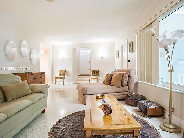12115 NE Miami Ct — Photo 4