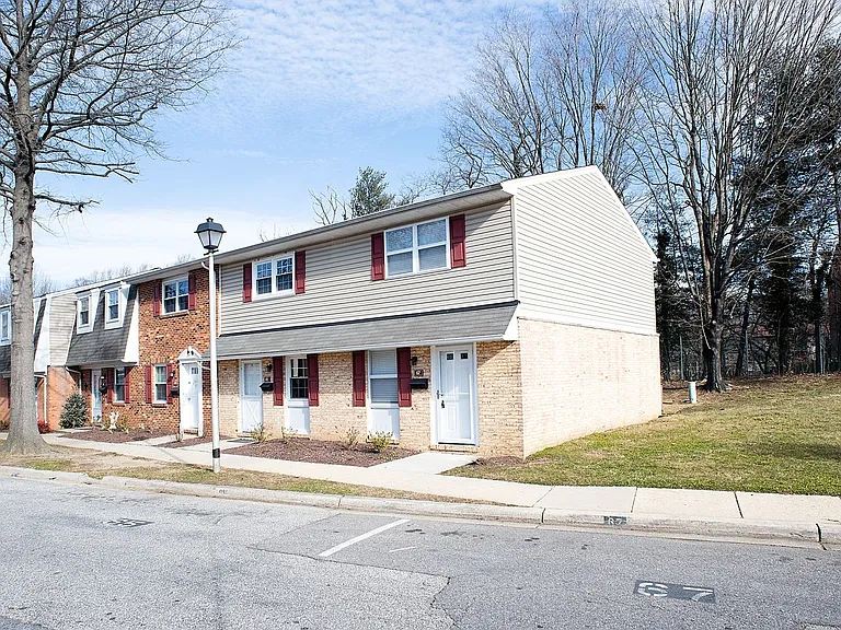 67 Heritage Ct — Photo 1