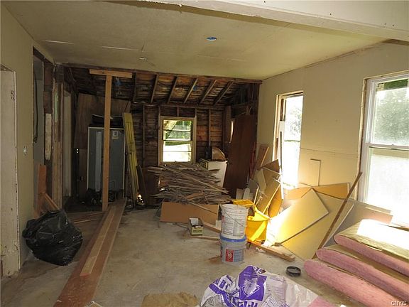 5th image of 55 Glen Ave