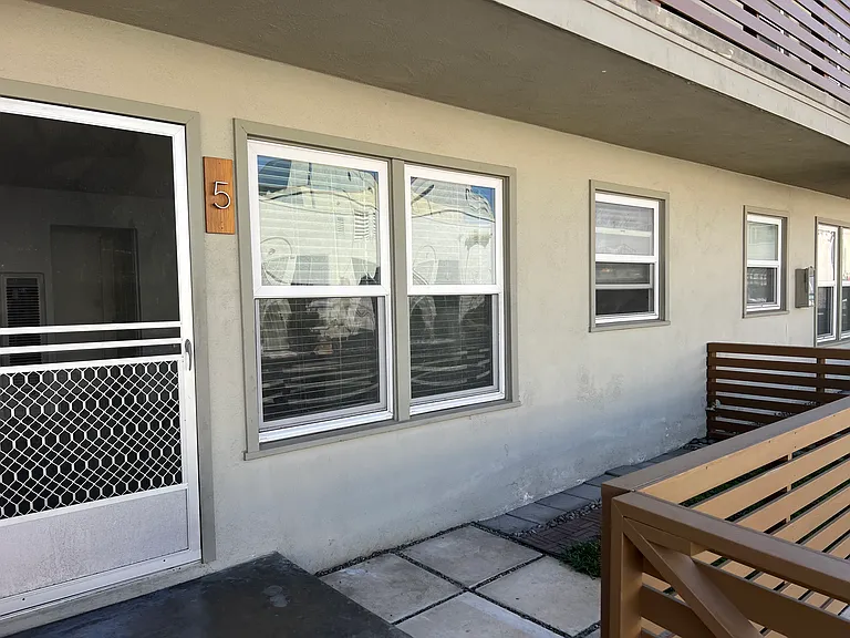 379 Termino Ave #5 — Photo 4
