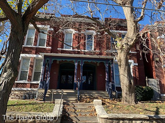 2nd image of 1652 Summit St APT A